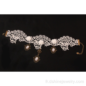 Dentelle blanche collier avec pendentif colliers gothique